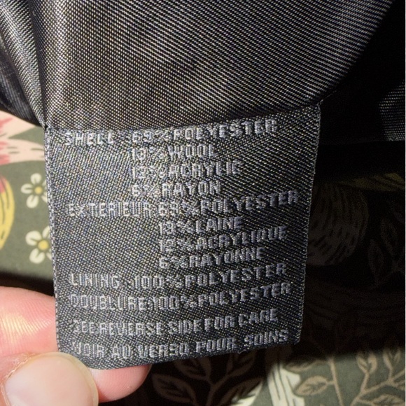 Stylish Black and Cream Patterned Coat - Picture 5 of 6